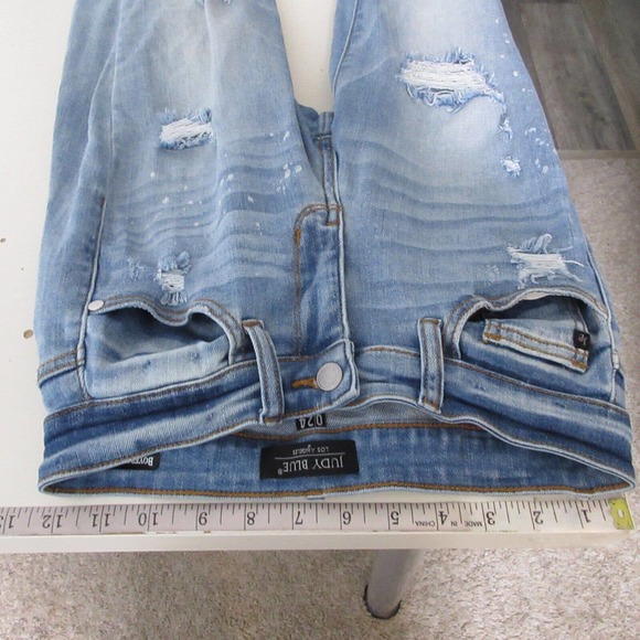 Judy Blue Boyfriend Fit Distressed Paint Splatted Jeans - Picture 12 of 16